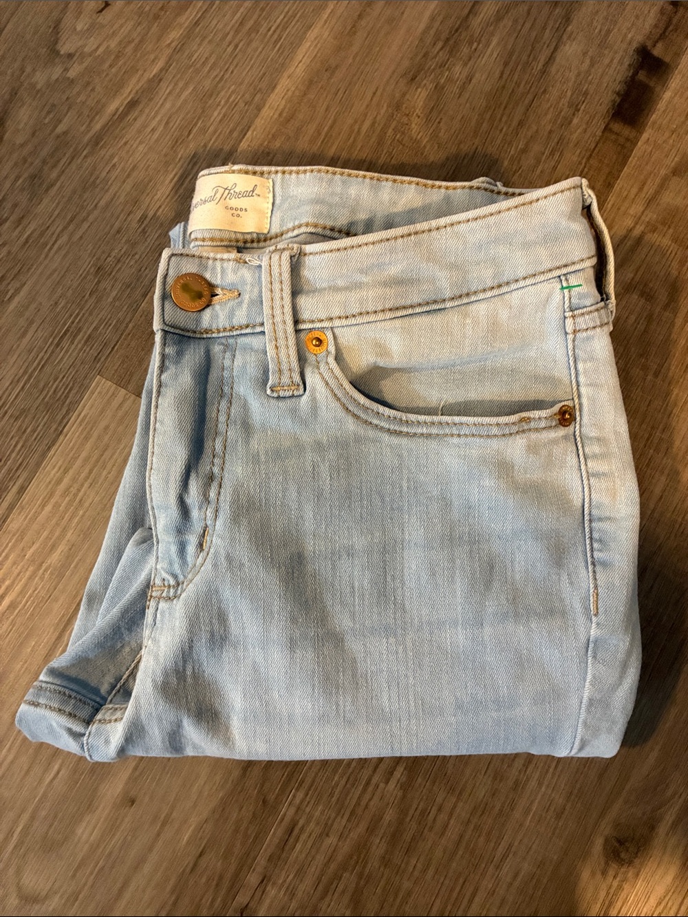 Universal Threads Mid Rise Skinny Light Wash Jean - Size 4/27R